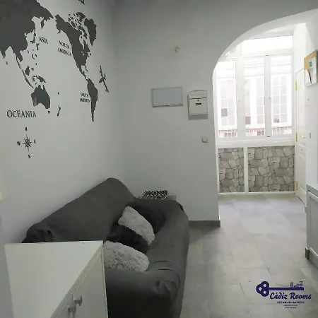Cadiz Rooms Homestay *